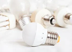 Vollspektrum LED und weitere Leuchtmittel im Hintergrund Vollspektrum LED und weitere Leuchtmittel im Hintergrund
